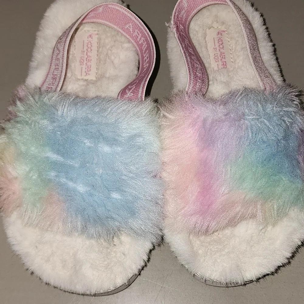 Koolaburra by UGG Kids Rainbow Fluffy Slippers